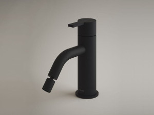 Однорычажный смеситель для биде с поворотным горлышком