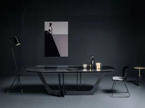 Devina Nais Обеденный стол из стекла под мрамор