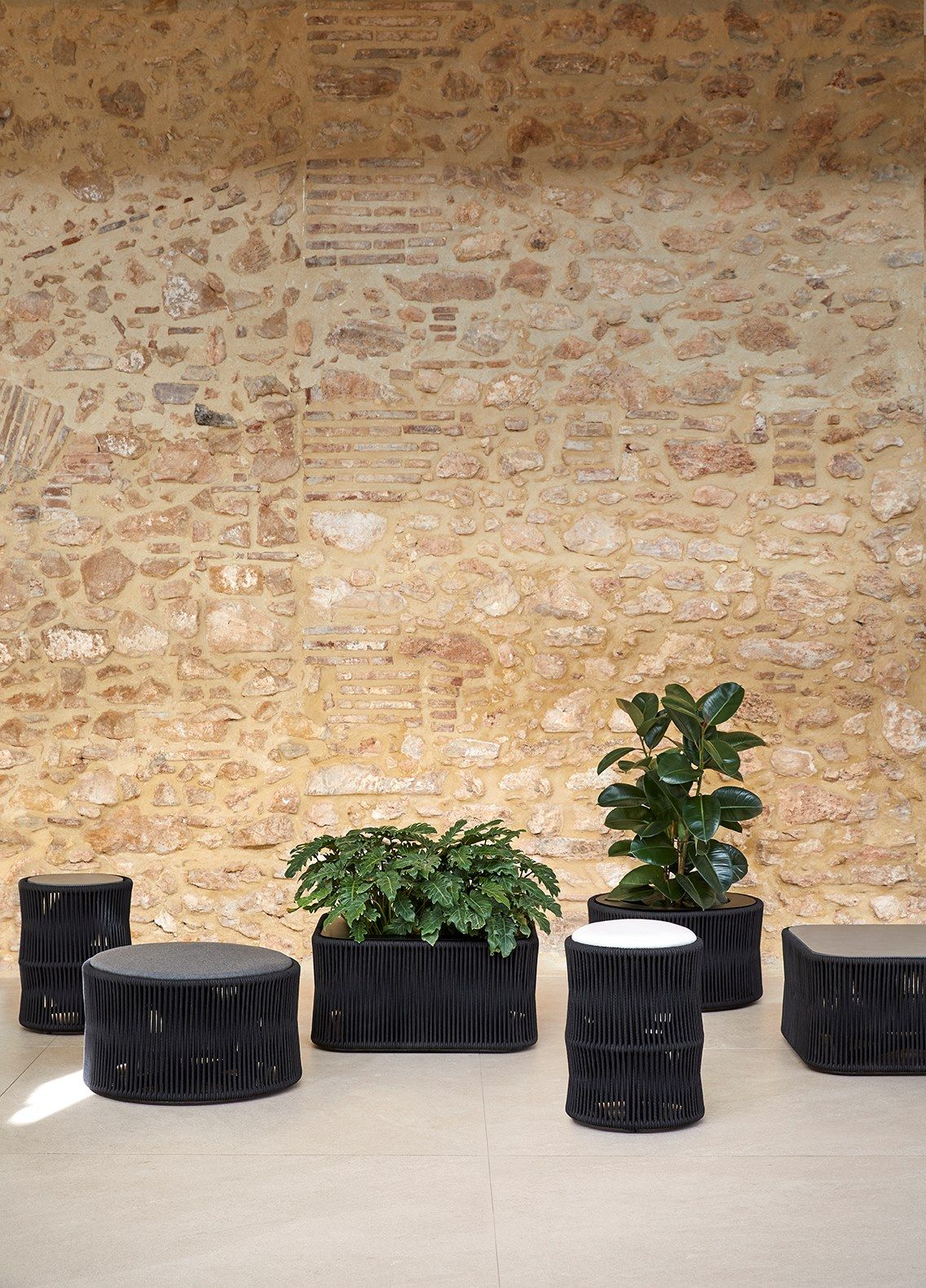 Квадратный садовый журнальный столик из веревки POINT Weave ARCH-00081978 - Вид №1