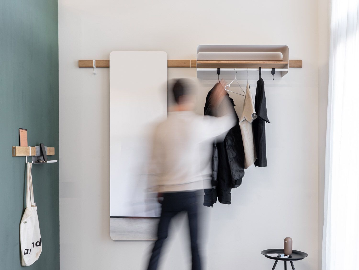 Стальная и деревянная настенная вешалка Variand Furniture A03 ARCH-00057758 - Вид №4