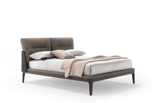 Двуспальная деревянная мягкая кровать