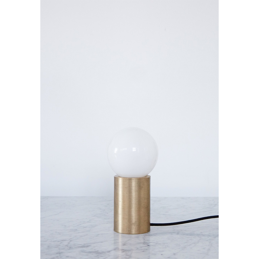 1750839 MENU Настольная лампа с розеткой  - Вид №8