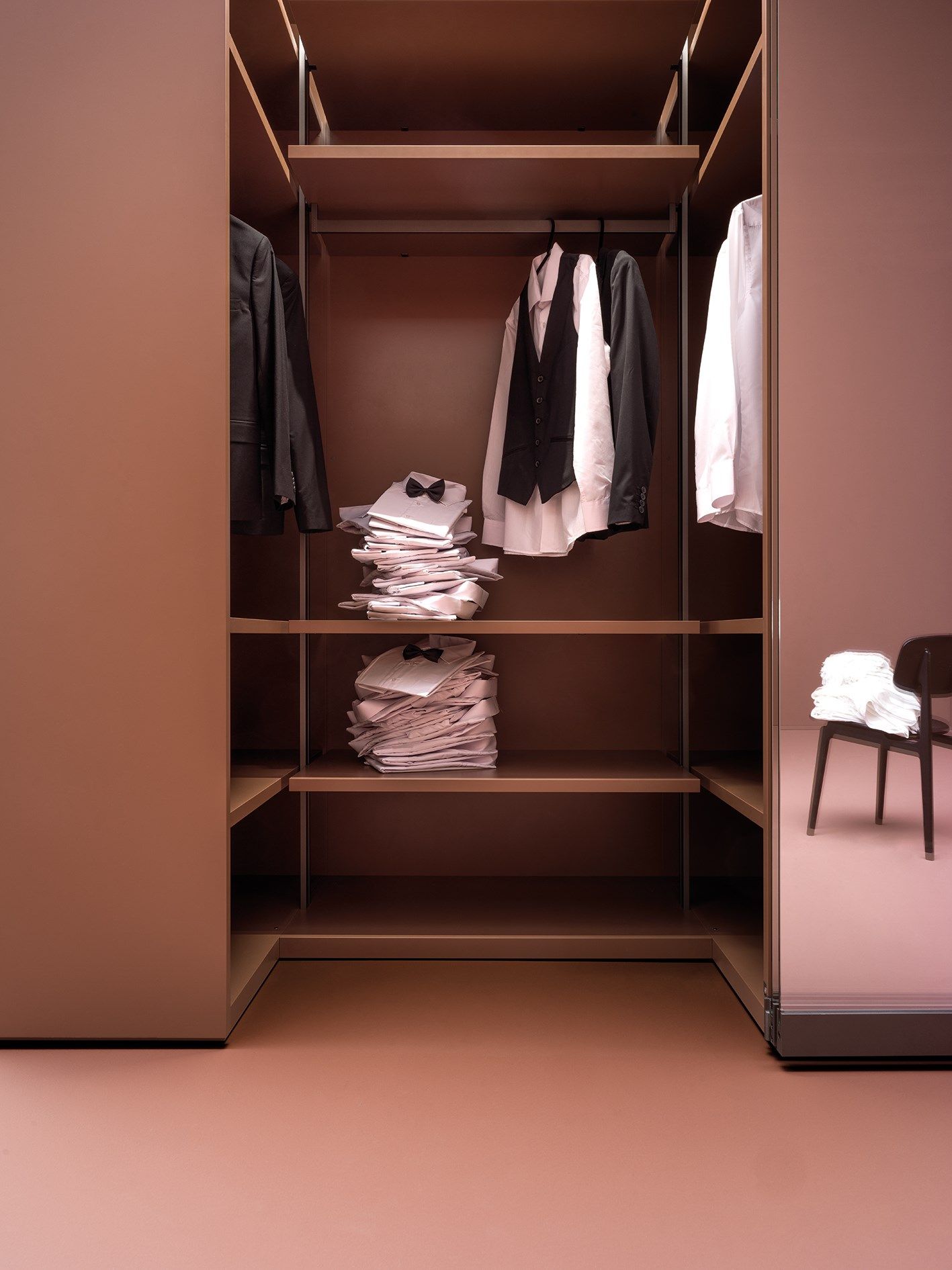 Шкаф из дерева и стекла Caccaro гардеробная ARCH-00043967 - Вид №6