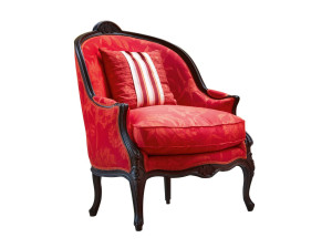 Тканевое кресло с подлокотниками