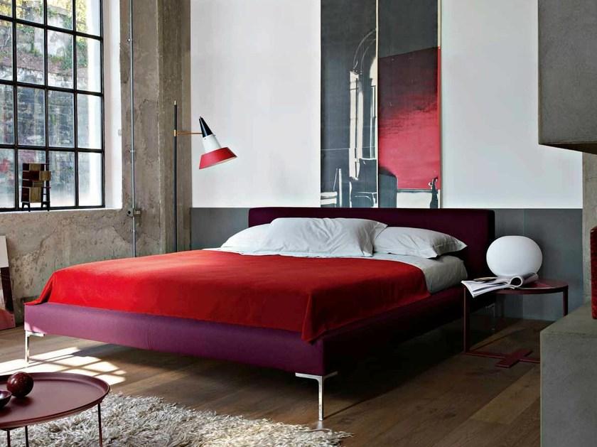 B&B Italia Двуспальная кровать из ткани с мягким изголовьем Charles sun-id-1457410 - Вид №6