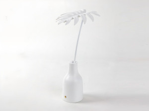 Светодиодная настольная лампа из смолы