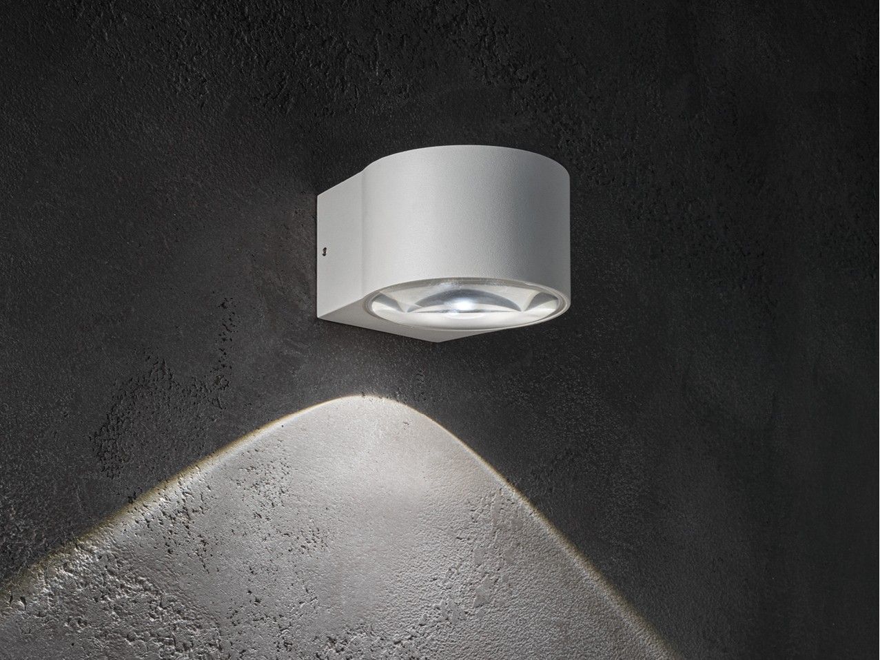 Литой алюминиевый открытый настенный светильник Zafferano Lens ARCH-00143643