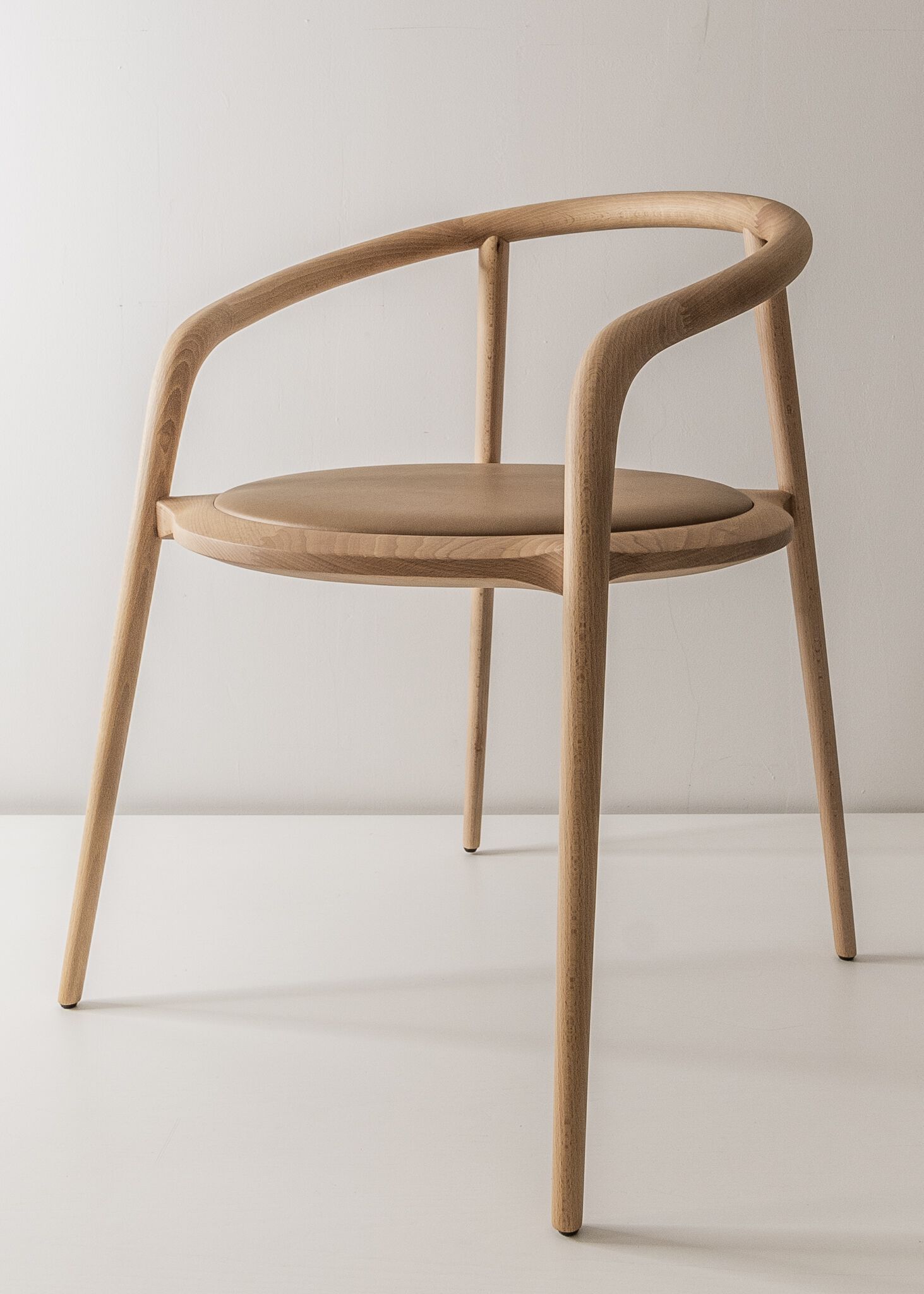 Деревянный стул с подлокотниками и встроенной подушкой Branca Lisboa ARANHA ARCH-00014621 - Вид №1