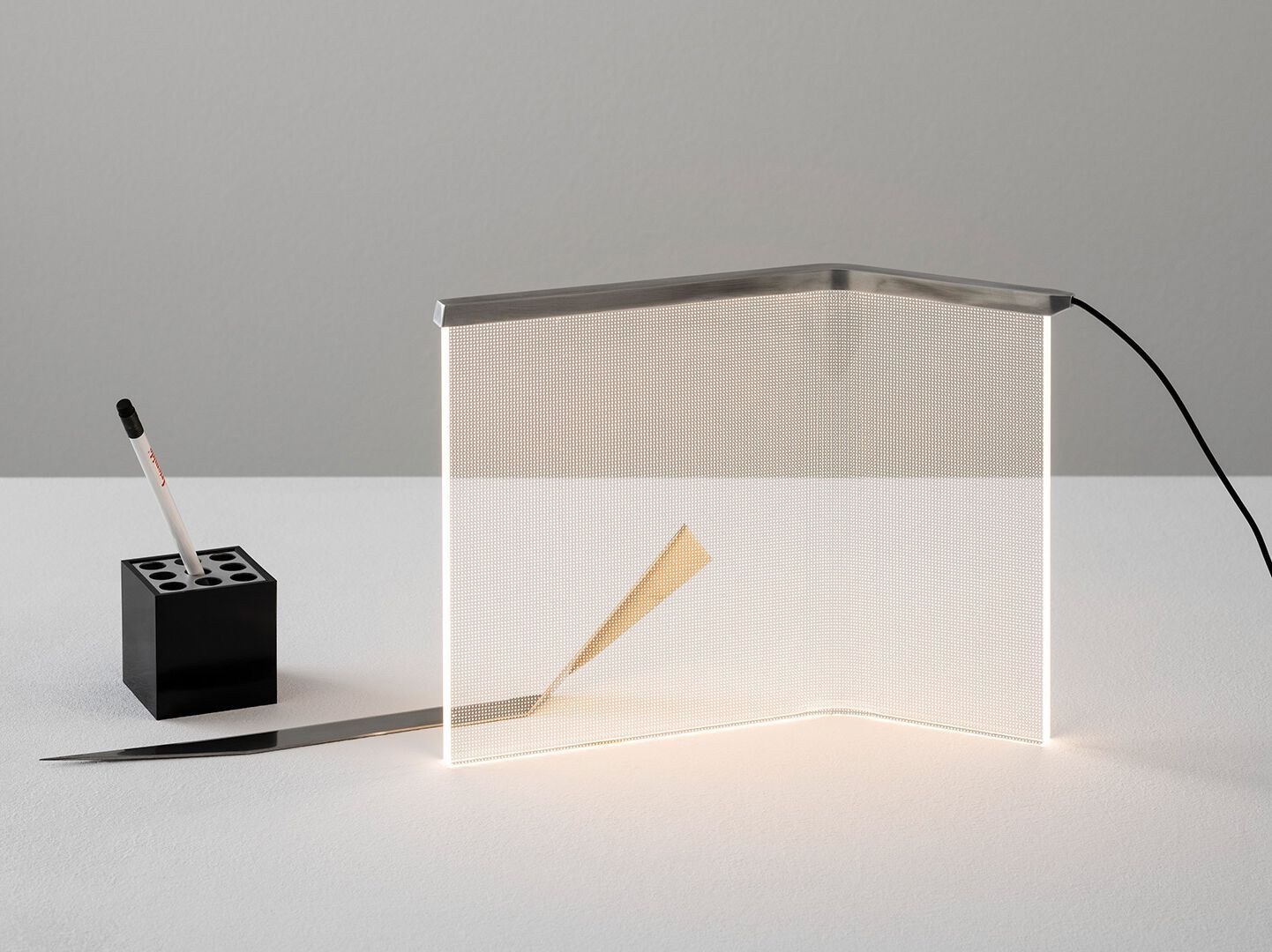 Металлическая настольная лампа Artemide WISH YOU WERE HERE ARCH-00126181 - Вид №5