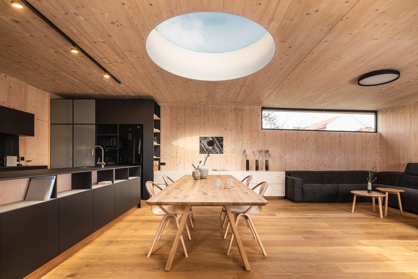 TON Штабелируемый деревянный стул с подлокотниками Again 311 005 - Вид №17