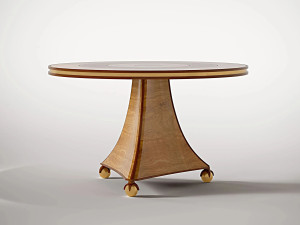 Круглый деревянный обеденный стол