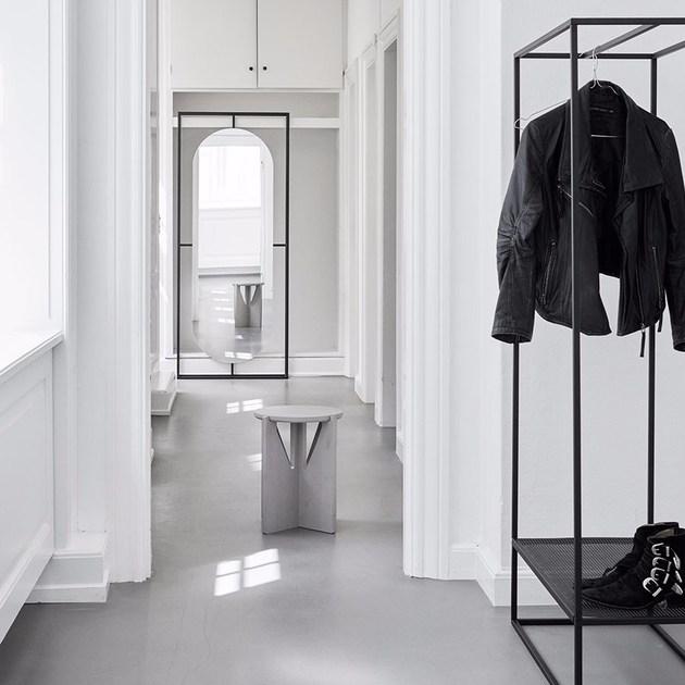 Kristina Dam Studio Стальная вешалка в современном стиле sun-id-1472378 - Вид №1