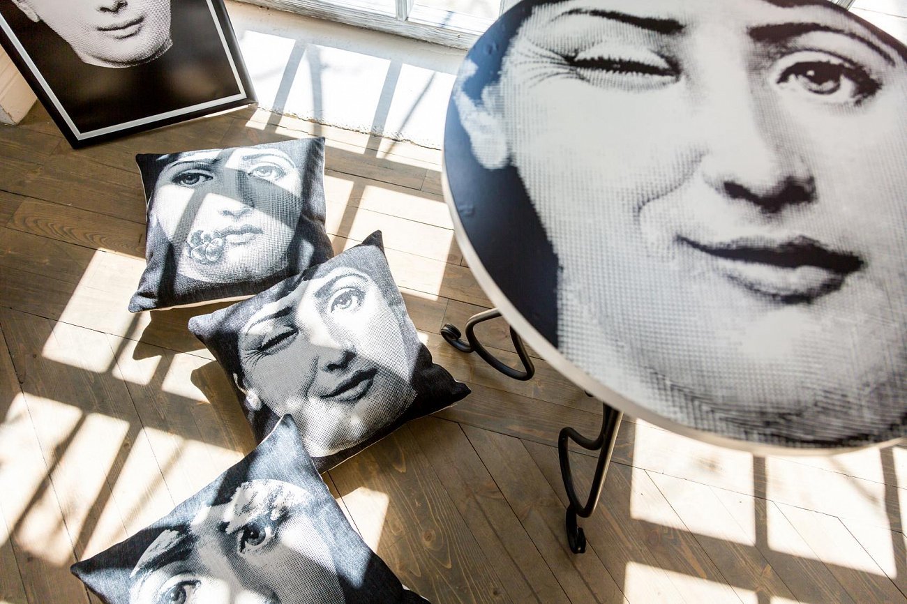 Кофейный столик круглый черно-белый с рисунком 50 см "Намек" Fornasetti BYOBJECT FORNASETTI 014302 Белый;черный Object Desire  - Вид №3