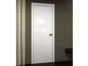 Лакированная распашная дверь