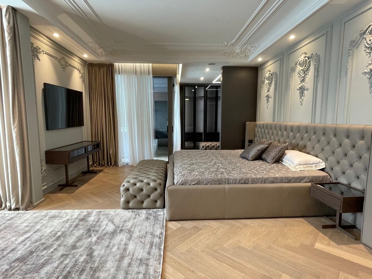 Двуспальная мягкая кровать с капитонным изголовьем ABLE ASHER ARCH-00106130 - Вид №4