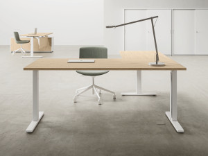 Секционный стол из меламина и металла