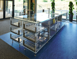 Кухня из плексигласа на заказ