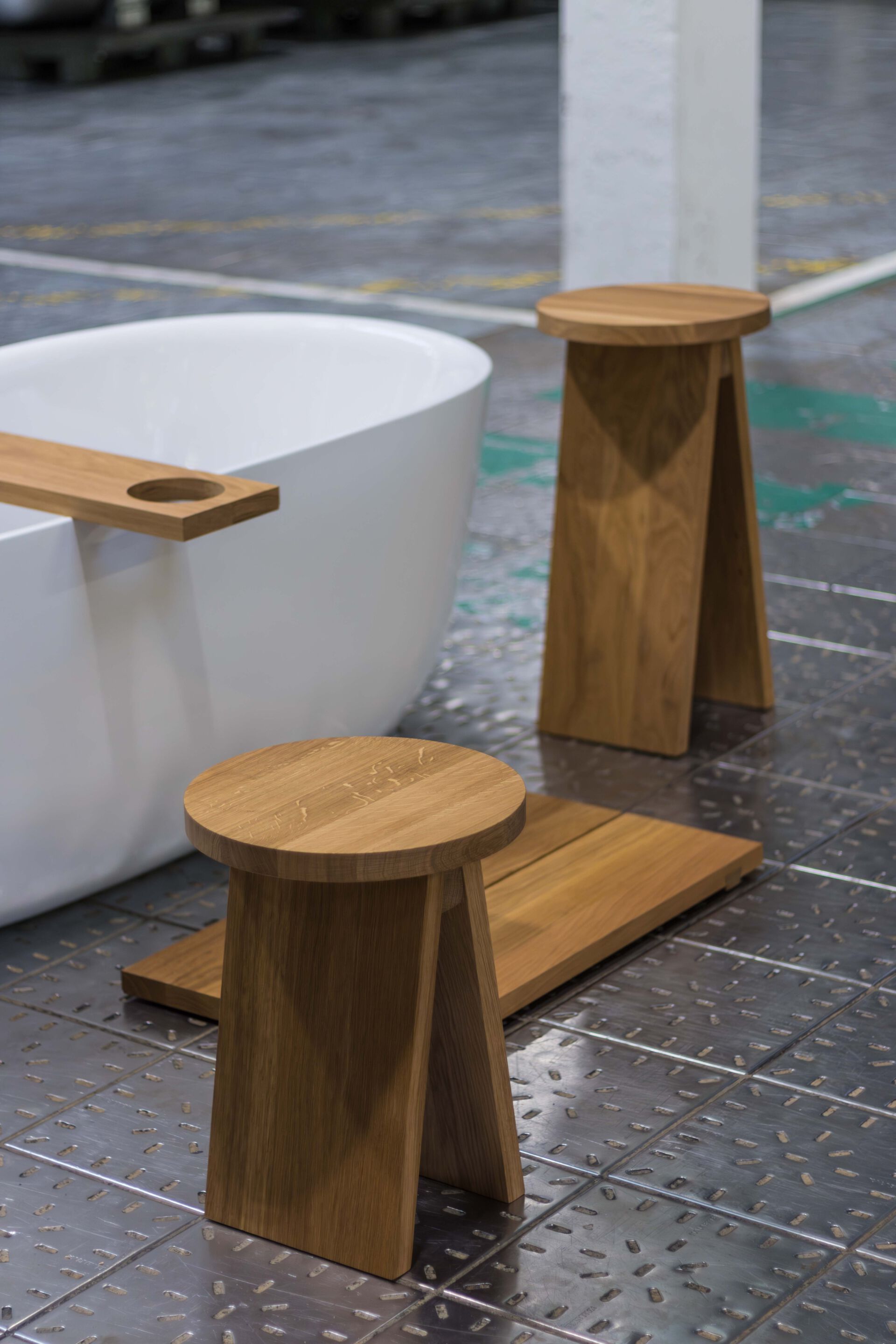 Табурет для ванной из массива дуба KALDEWEI e15-KALDEWEI ARCH-00043132 - Вид №3