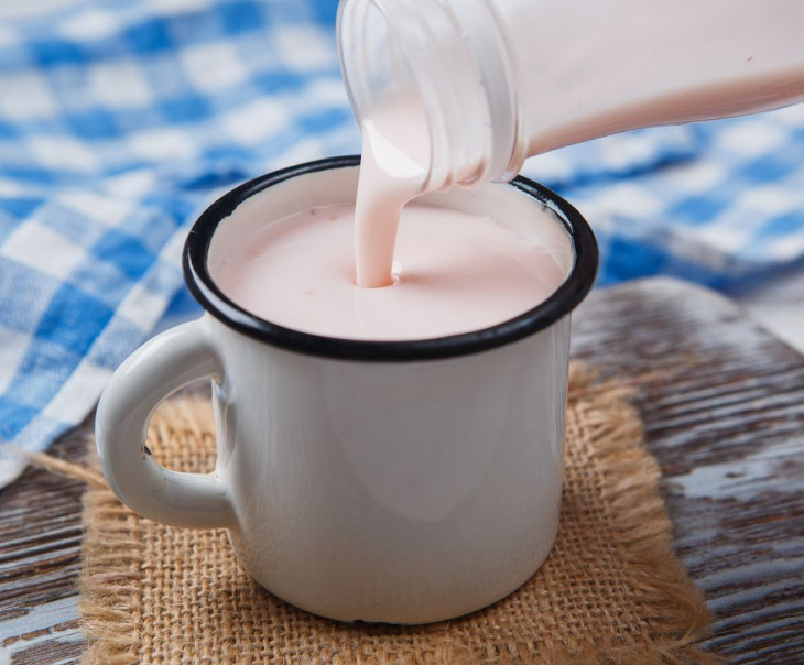 3966 Йогурт клубничный 2,5% Вкусляндия  - Вид №1