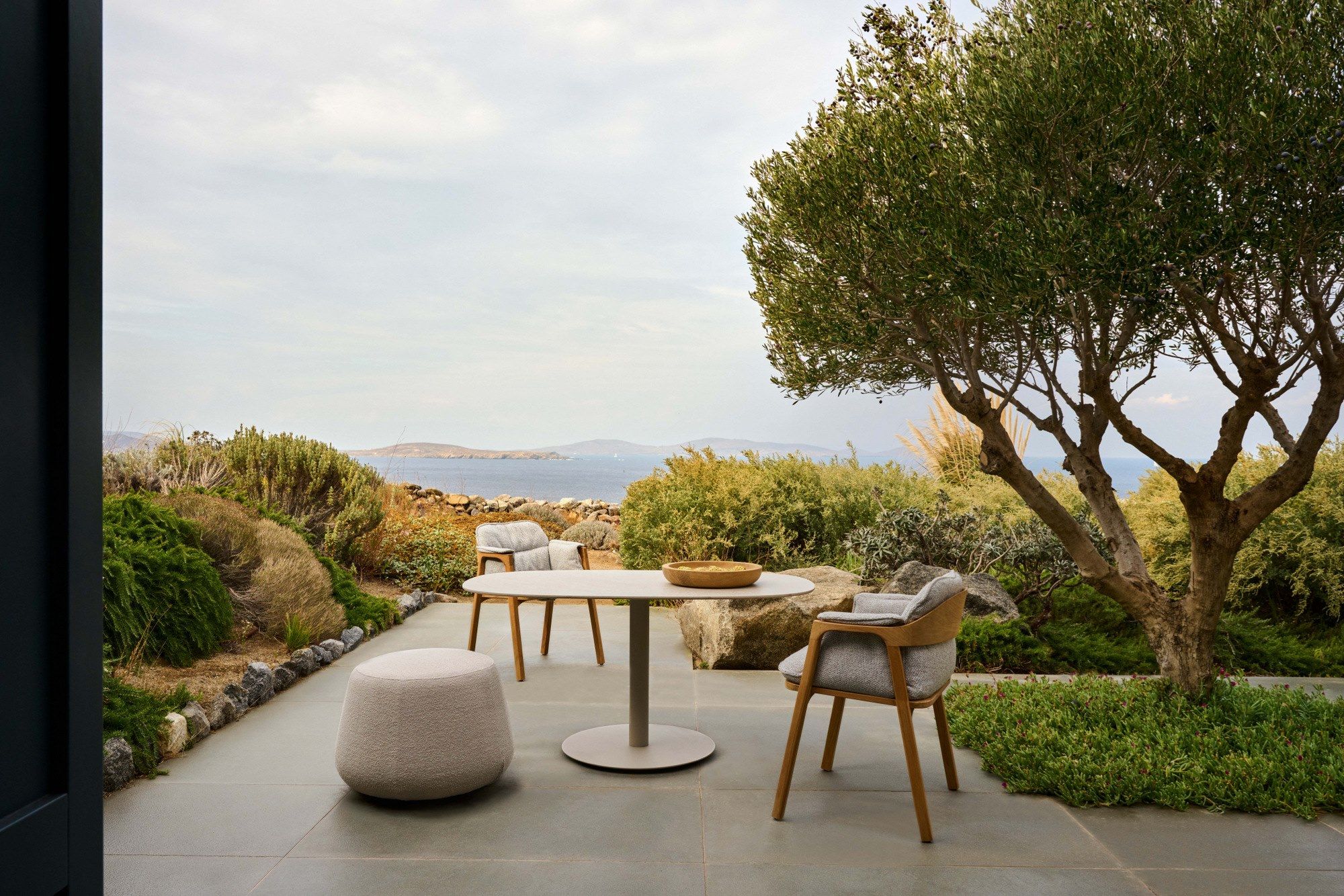 Керамический овальный садовый стол TRIBÙ T-Table ARCH-00016564 - Вид №5