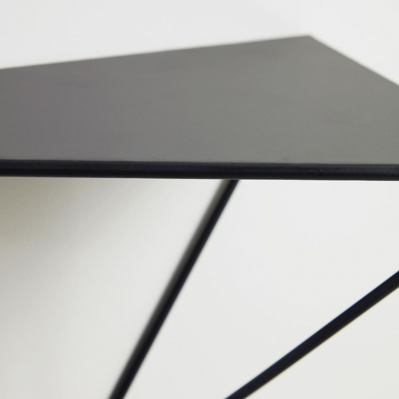 054486 Настенная полка Upp металлическая треугольная La Forma Teg  - Вид №1