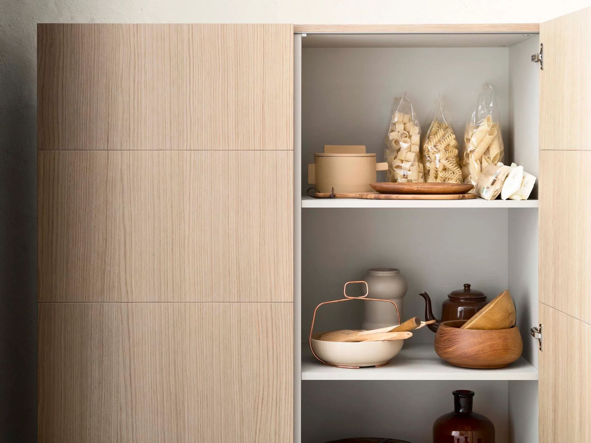 Деревянный шкаф с распашными дверцами Alf DaFrè Metropolis ARCH-00087981 - Вид №4