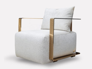 Тканевое кресло с подлокотниками