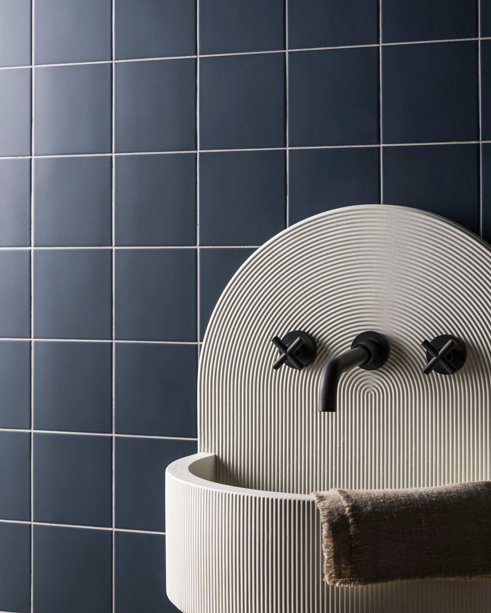 Бетонная подвесная раковина Formed KORO ARCH-00125496 - Вид №3