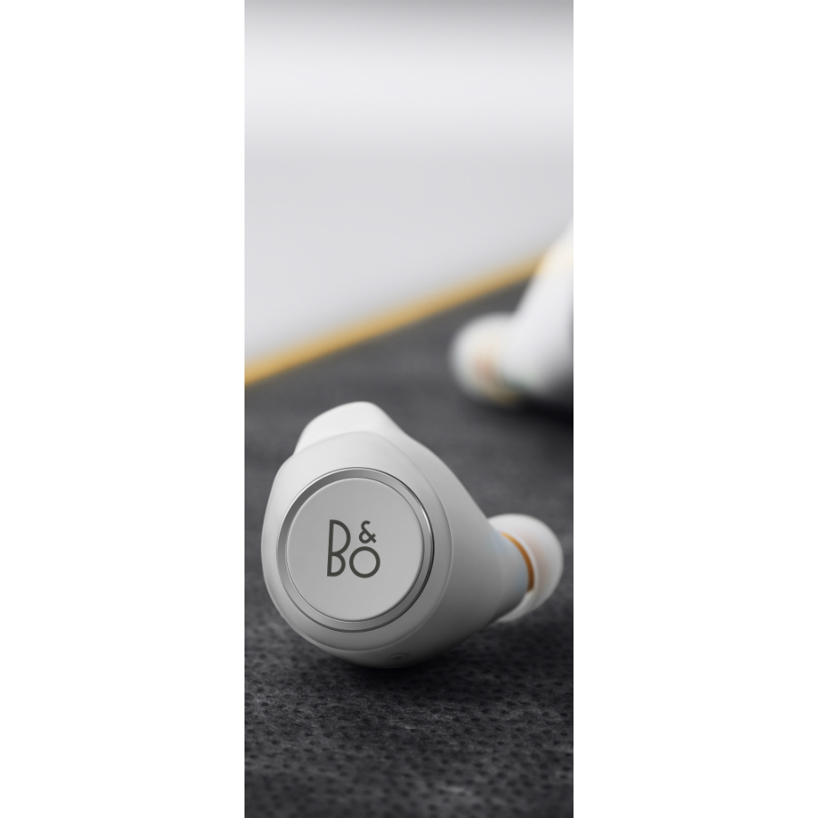 Наушники беспроводные BeoPlay E8 2.0 Motion, белые Bang & Olufsen 1646700 - Вид №4