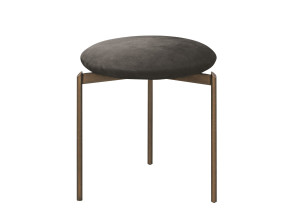 Низкий стул с мягким сиденьем