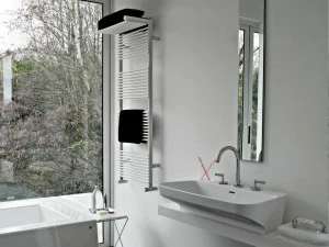 Tubes Radiatori Вертикальный настенный полотенцесушитель Basics