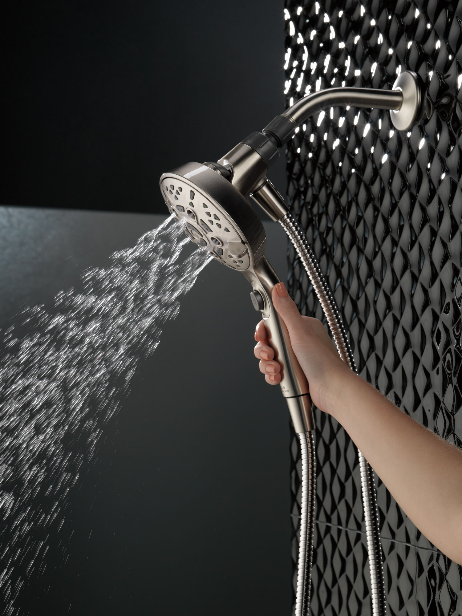 Ручной душ SureDock ™ с 7 настройками Delta Faucet 75707SN - Вид №6