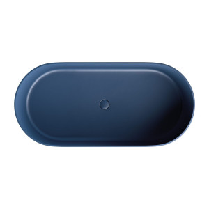 Ванна в центре комнаты из композитного материала