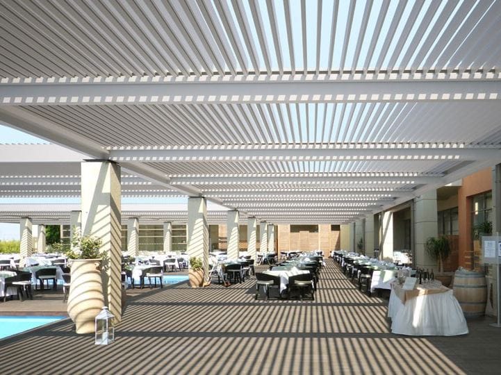 Пергола из алюминия с поворотными пластинами STUDIO 66 BLADE 180 ARCH-00037743 - Вид №6