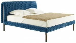 Ligne Roset Двуспальная кровать из ткани с мягким изголовьем Ruché
