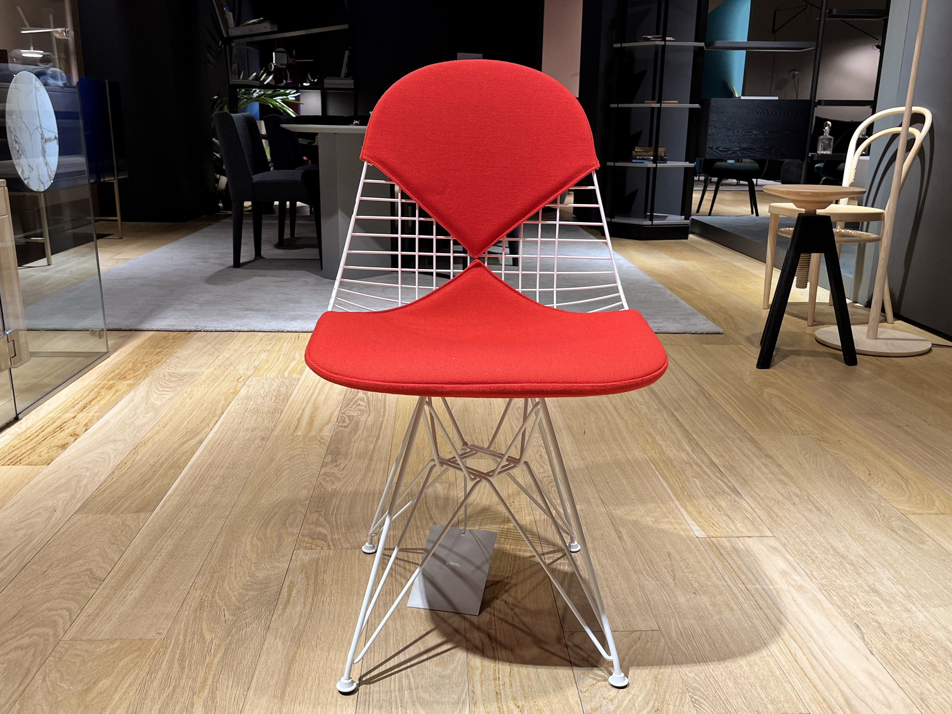 Стальной стул с мягким сиденьем In Stock Vitra ARCH-00108601 - Вид №4