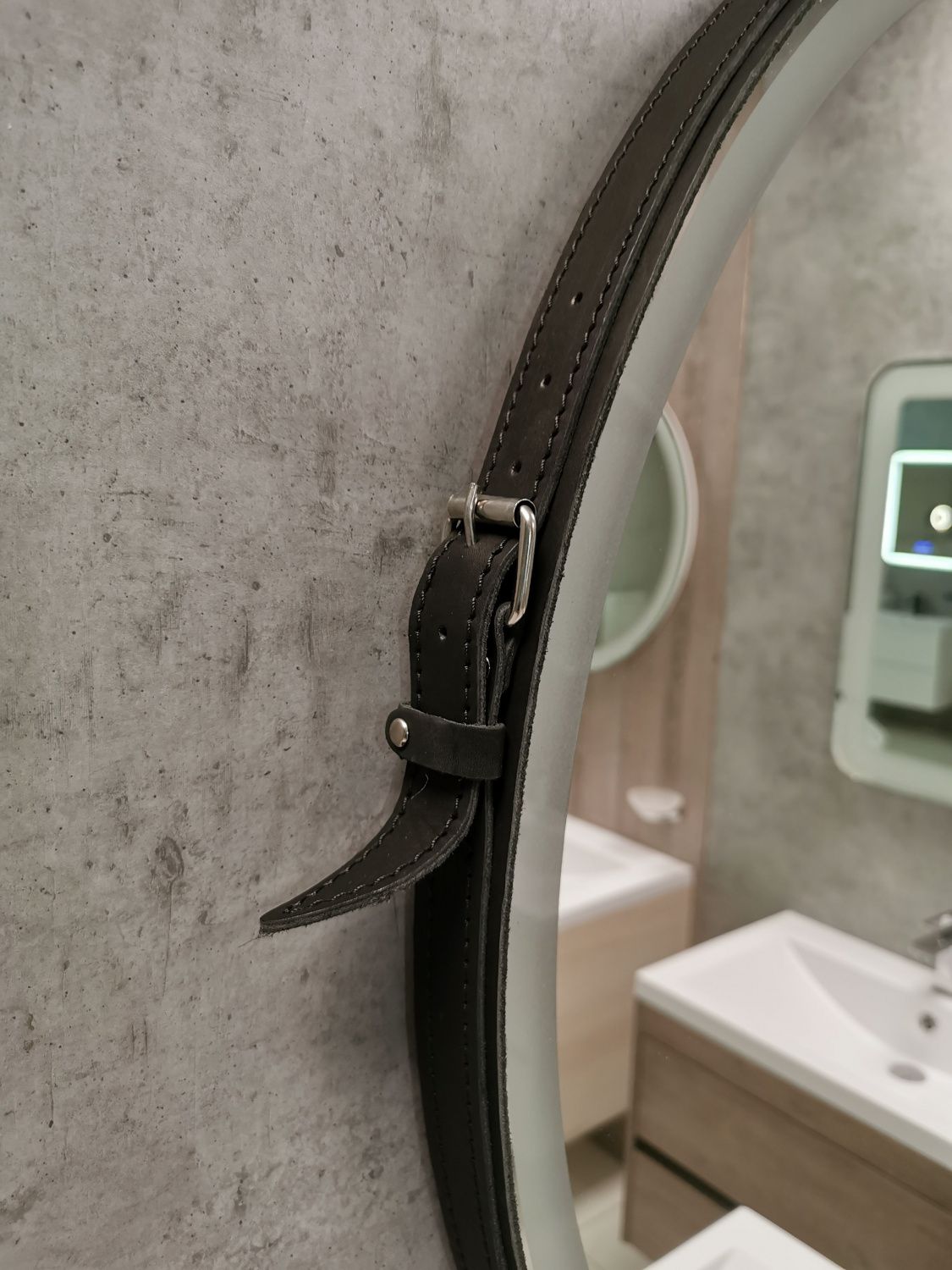 Зеркало с подсветкой ART&MAX Milan AM-Mil-650-DS-F-Nero  - Вид №2