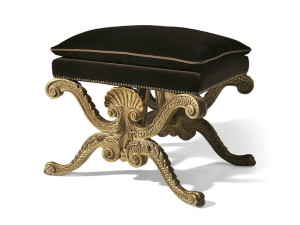 Пуф с деревянной основой