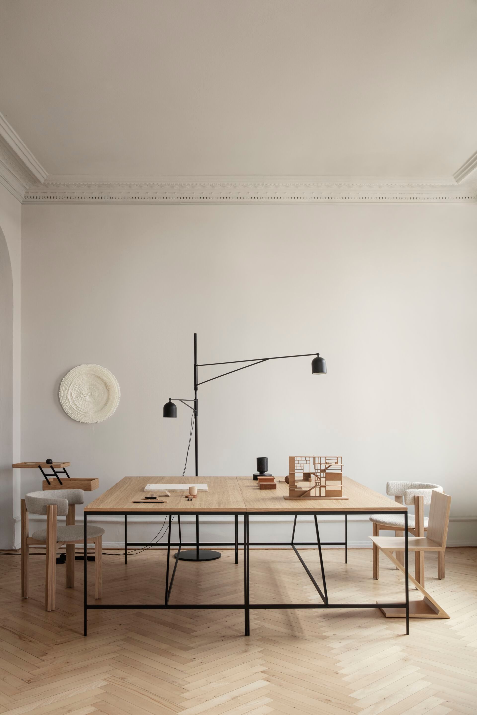 Дубовый стул с мягким сиденьем Karakter Principal ARCH-00109418 - Вид №4