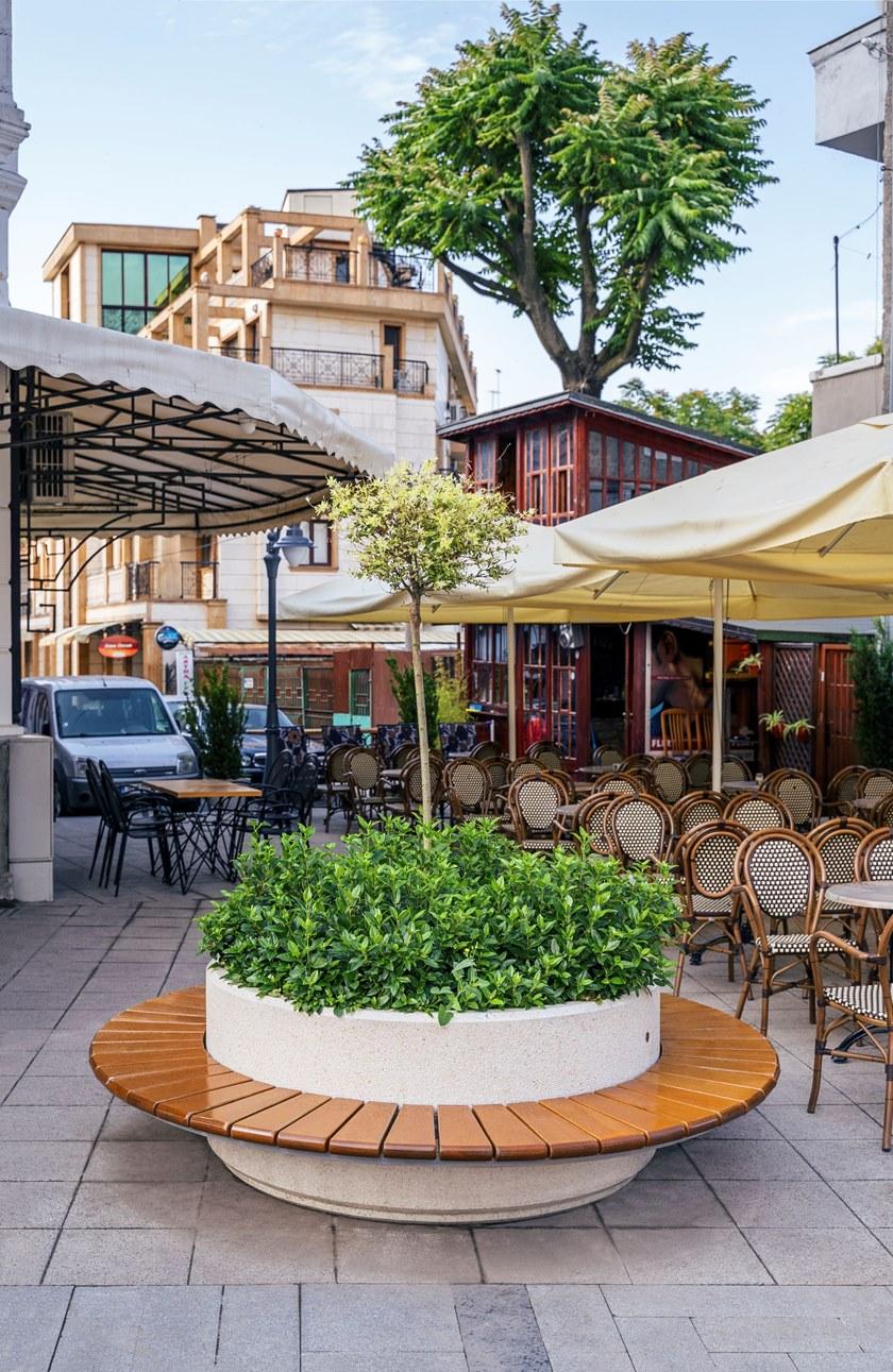 ENCHO ENCHEV - ETE Круглая скамья из бетона со встроенной сеялкой  92  - Вид №8