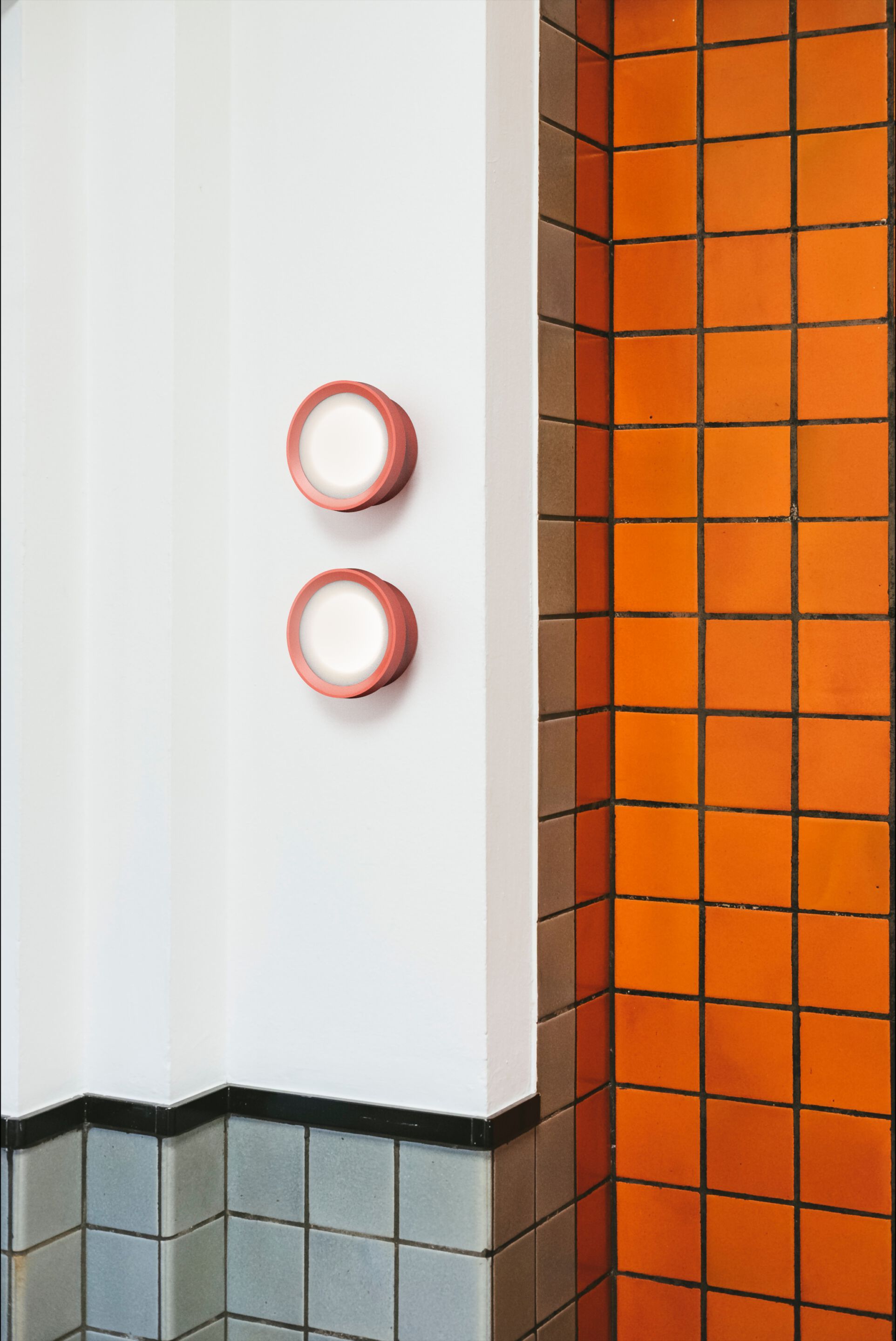 Окрашенная алюминиевая электрическая коробка Genuit цвет ARCH-00132606 - Вид №6