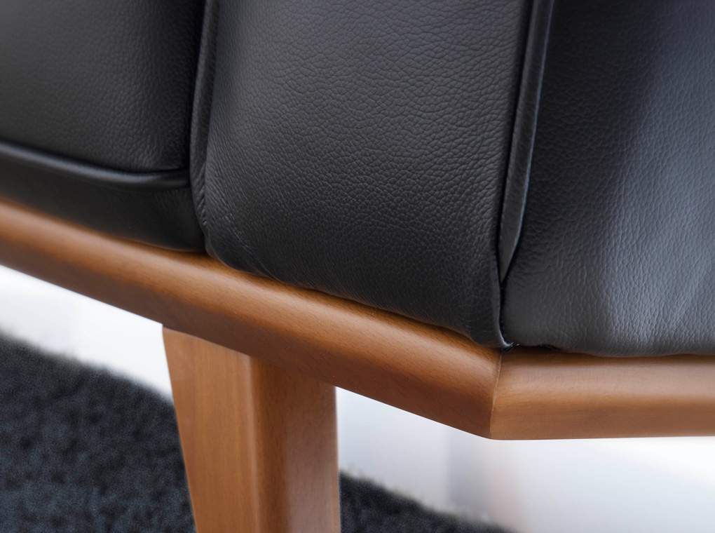 073739 Диван кожаный 3-х местный черный -3P Angel Cerda 5606 