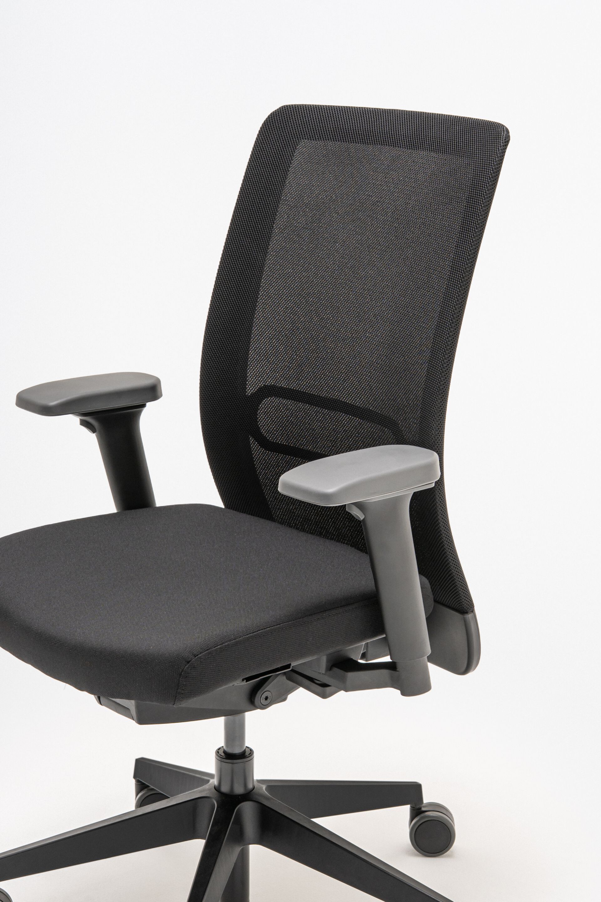 Офисное кресло с регулируемой высотой MDD LEO ARCH-00021291