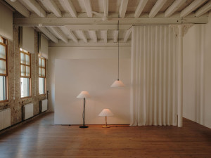 Торшер из сосны