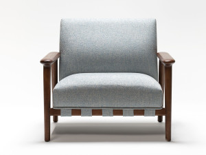 Тканевое кресло с подлокотниками