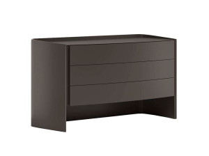 Деревянный комод