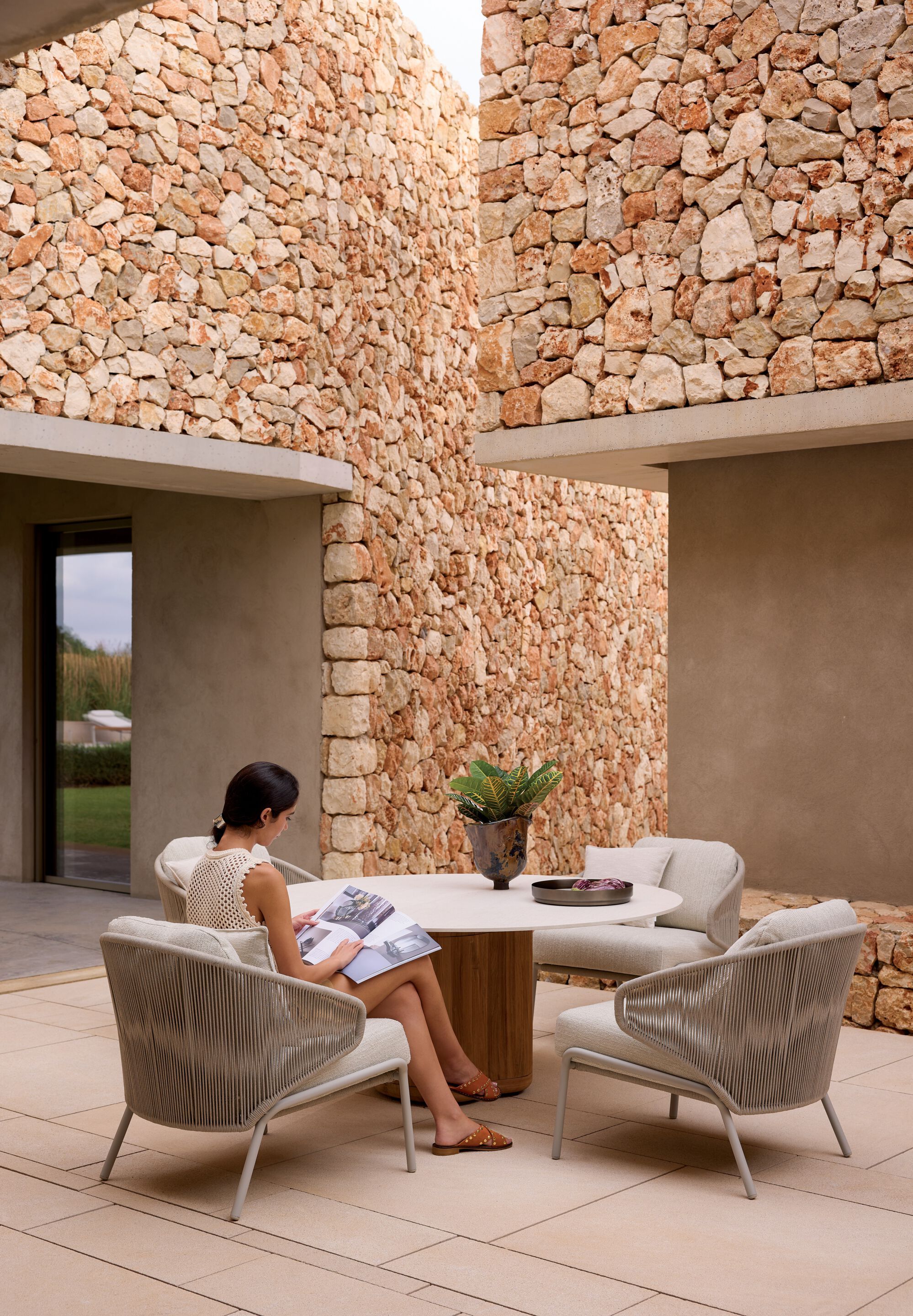 Круглый обеденный стол из тикового дерева MANUTTI Ogado ARCH-00020903 - Вид №4