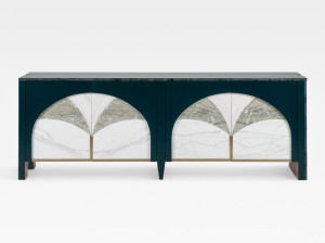 Мраморный шкаф с распашными дверями