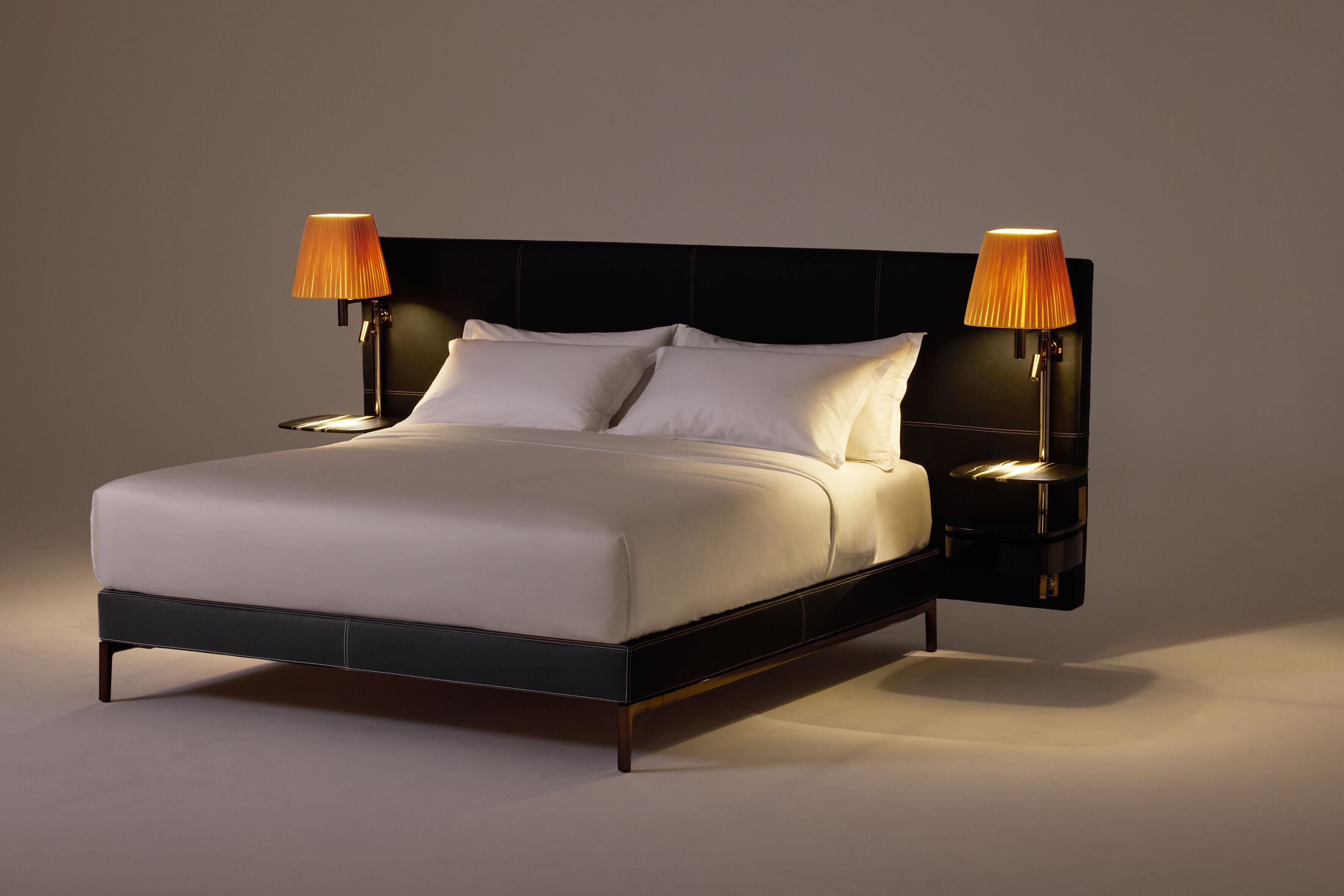 Кожаная двуспальная кровать CASSINA ARCH-00133789 - Вид №2