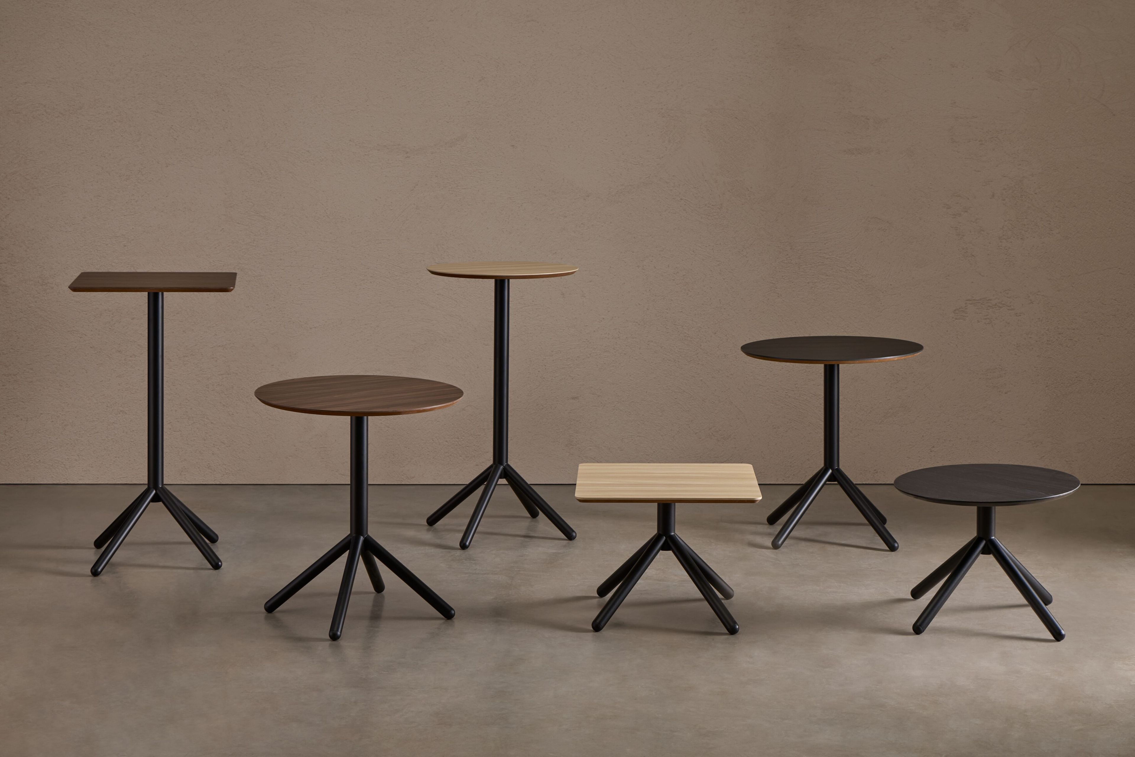 Высокий круглый стол из ясеня Blasco&Vila Nomad ARCH-00109849 - Вид №5